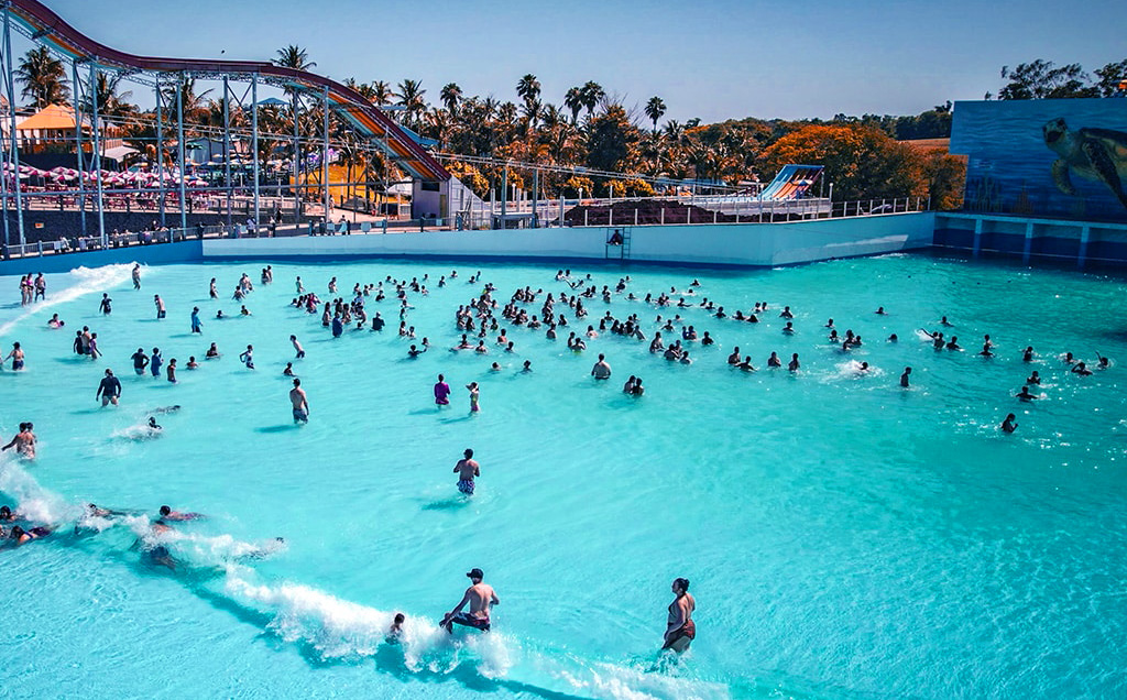 Tsunami - Piscina de Ondas